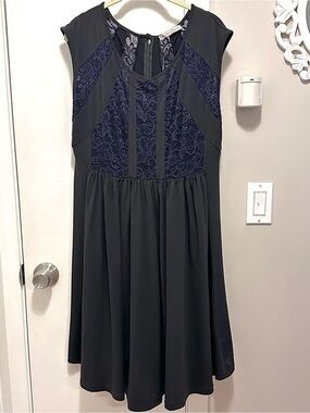 Kimi + Kai Maternity Black Blue Lace Cutout Fit & Flare Cocktail Dress M NWT